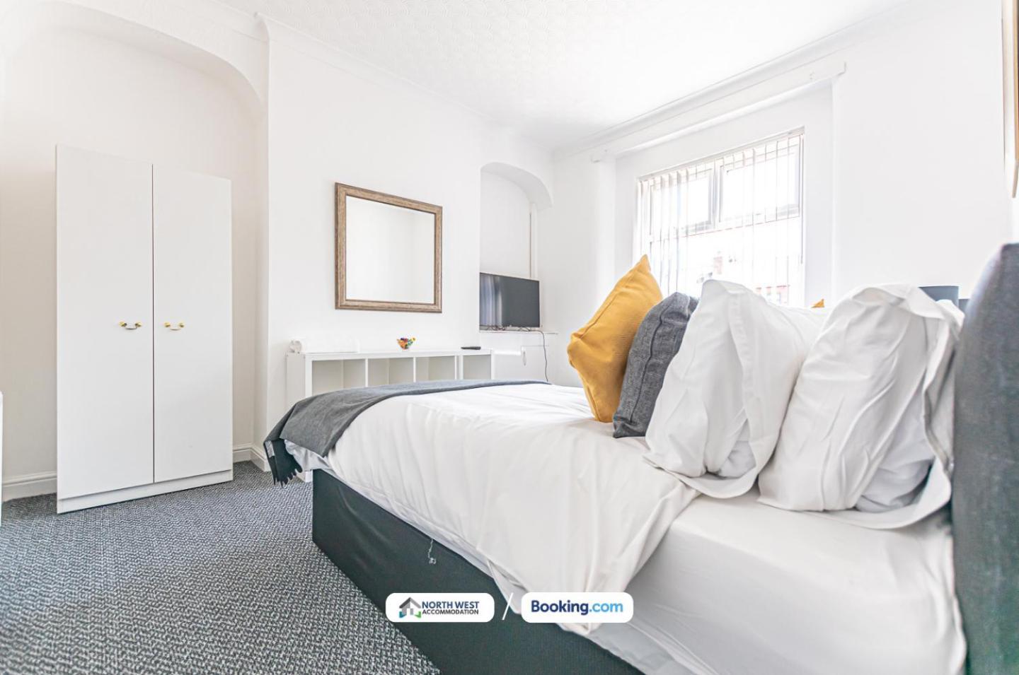 Modern 3Br House In Ince Ideal For Contractors & Long Stays Wigan Buitenkant foto